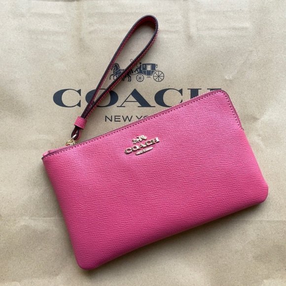 Coach Large Corner Zip Wristlet NWT - Picture 12 of 15